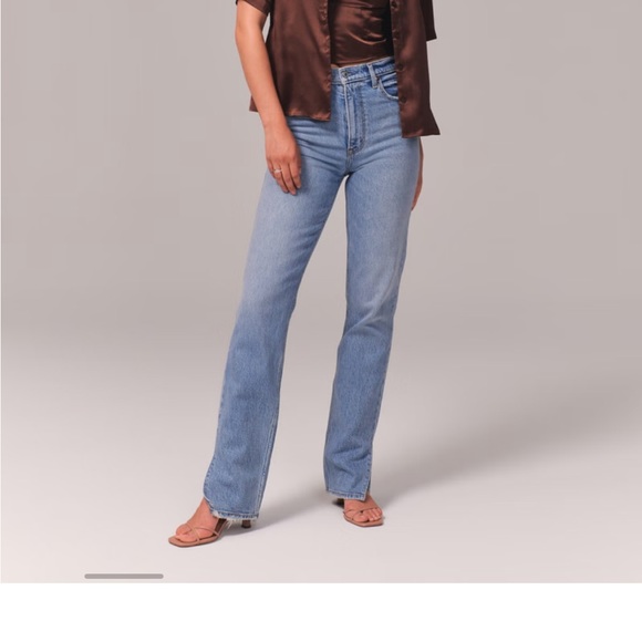 Like new! Abercrombie and fitch straight leg light wash split hem jeans! - Picture 1 of 6